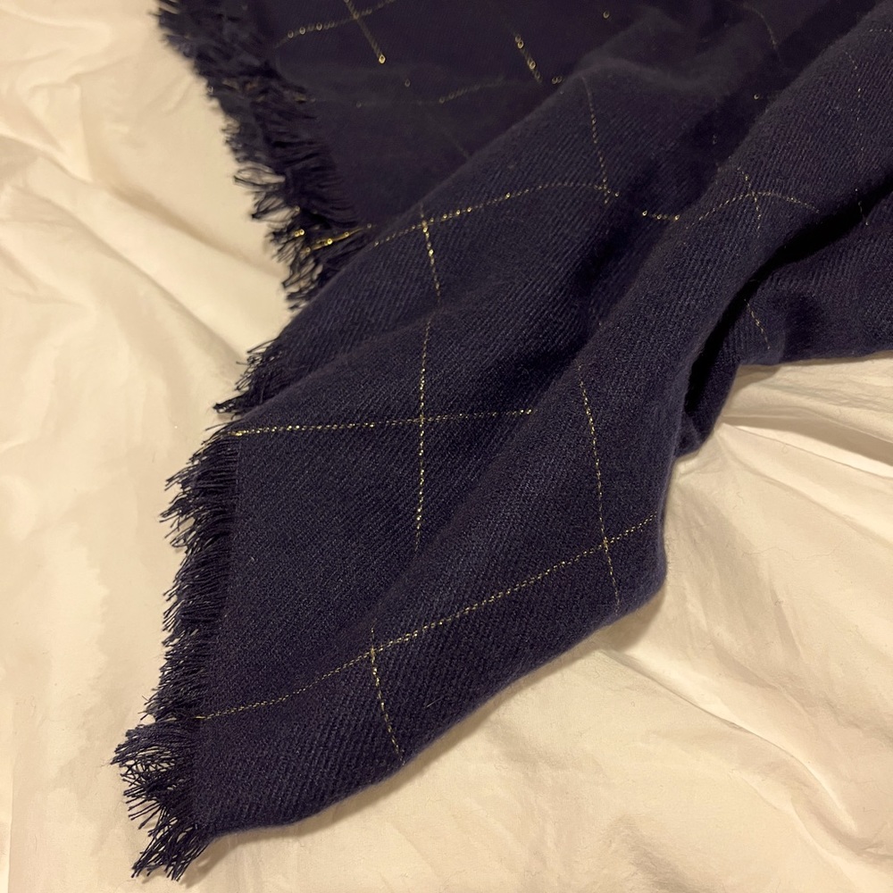 A New Day wrap - navy blue & gold windowpane thread